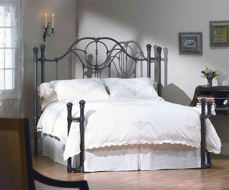 Overall bed measures 85. . Iron bed frame king